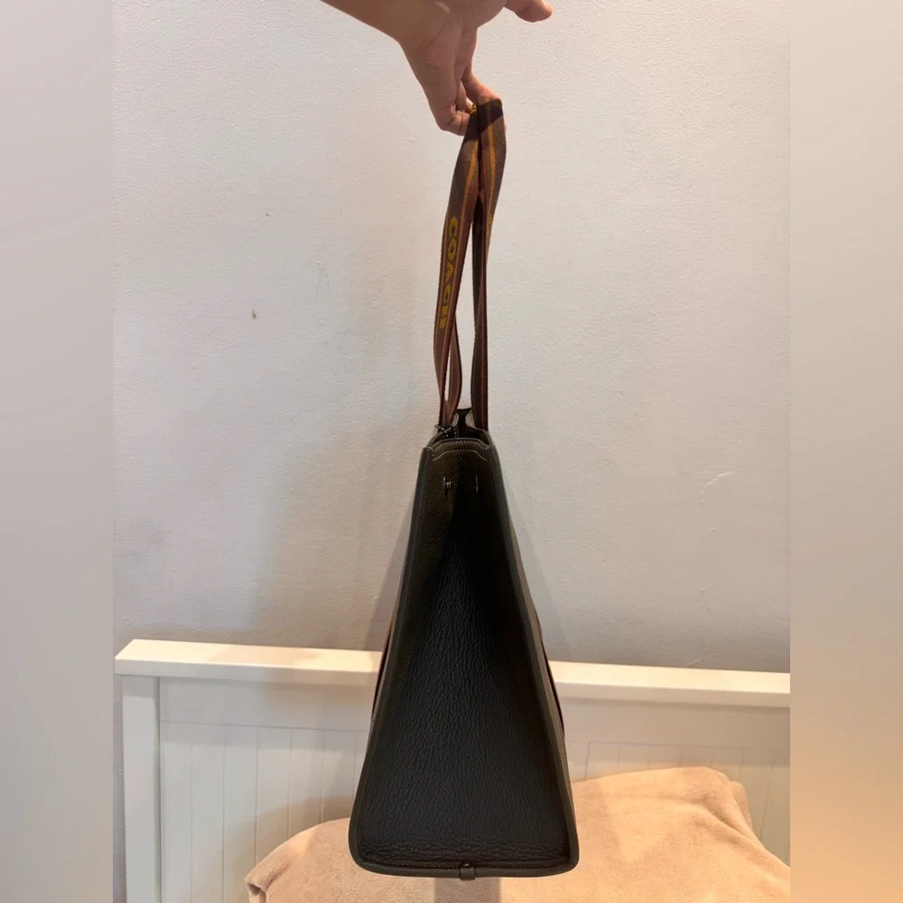 Coach Smith Tote - Picture 4 of 5